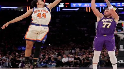 冠军争夺战至4-3，80后球星神经紧绷，世界冠军边缘待突破